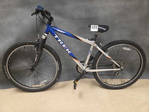 Lot #225 (1 of 16)
