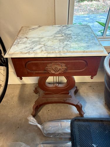 Lot #746 (1 of 7)