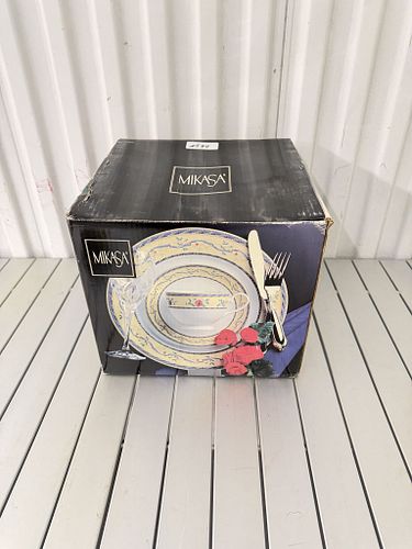 Lot #194 (1 of 8)