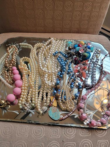 Lot #4345 (1 of 9)