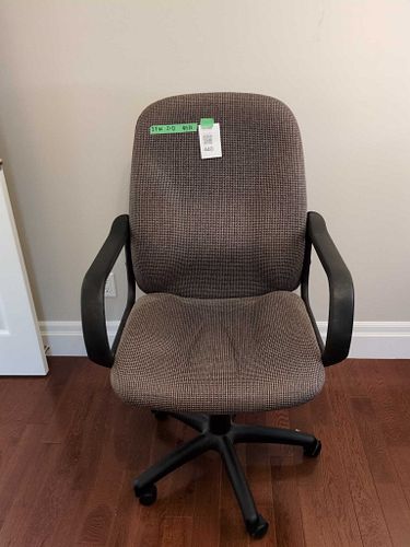 Lot #440 (1 of 6)