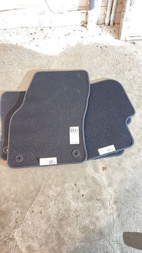 Lot #551 (1 of 8)