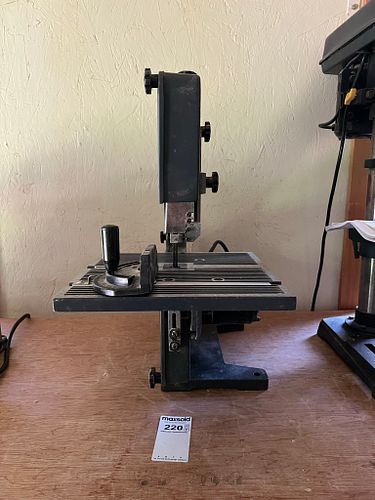 Lot #220 (1 of 10)