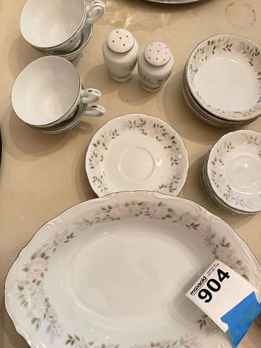 Lot #904 (1 of 12)