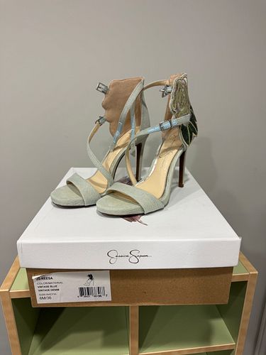 Lot #24 (1 of 6)
