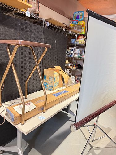 Lot #437 (1 of 13)