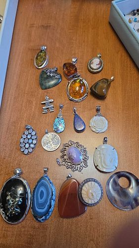 Lot #77 (1 of 13)
