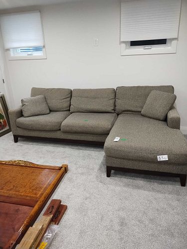Lot #526 (1 of 8)