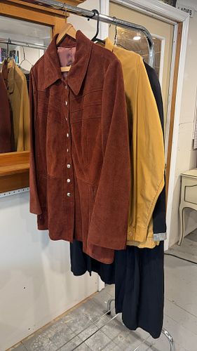 Lot #520 (1 of 11)