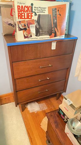 Lot #569 (1 of 8)