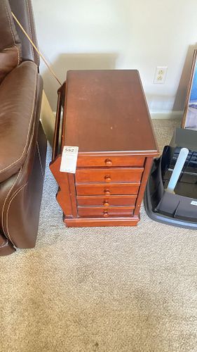 Lot #552 (1 of 7)