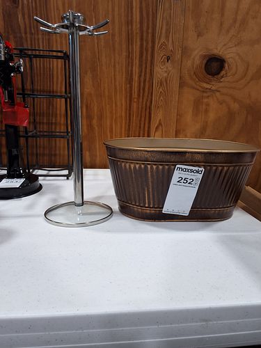 Lot #252 (1 of 3)