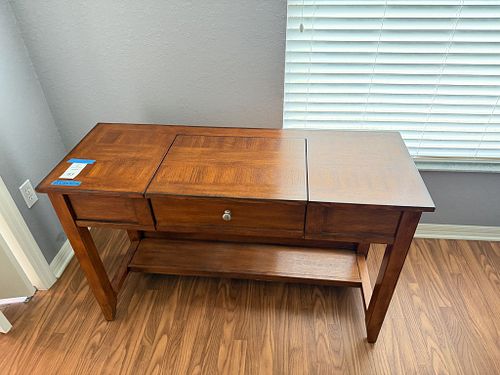 Lot #83 (1 of 8)