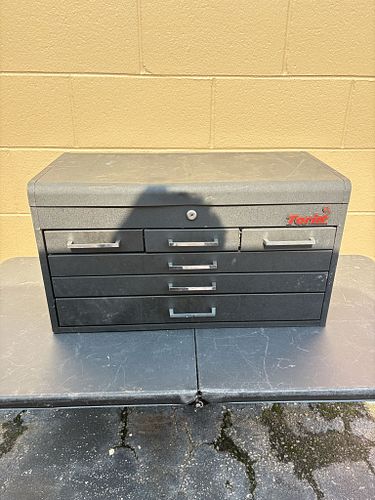 Lot #28 (1 of 8)