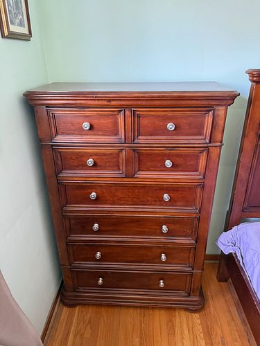Lot #60 (1 of 8)