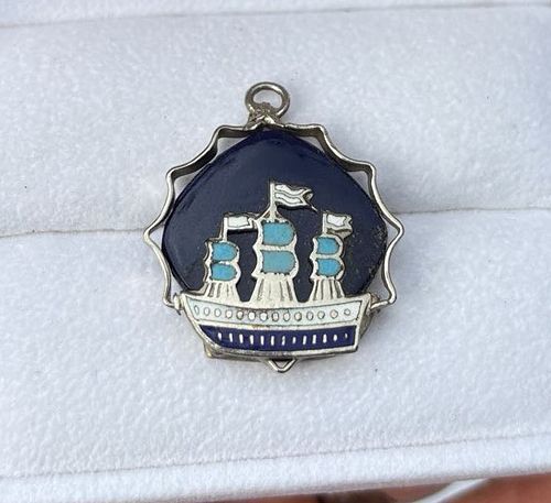 Lot #22 (1 of 8)