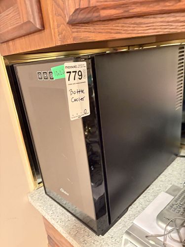 Lot #779 (1 of 5)