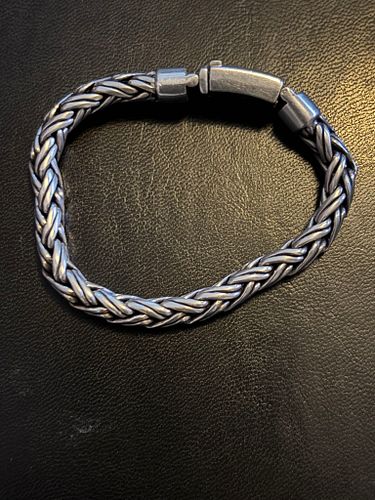 Lot #28 (1 of 9)