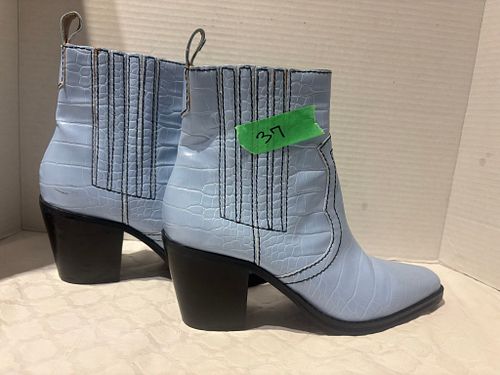 Lot #137 (1 of 4)