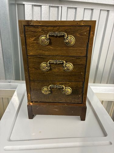 Lot #49 (1 of 8)