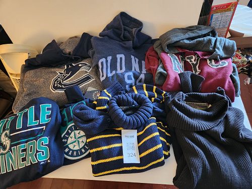 Lot #324 (1 of 8)