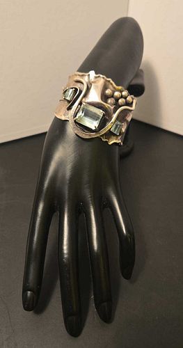 Lot #584 (1 of 11)