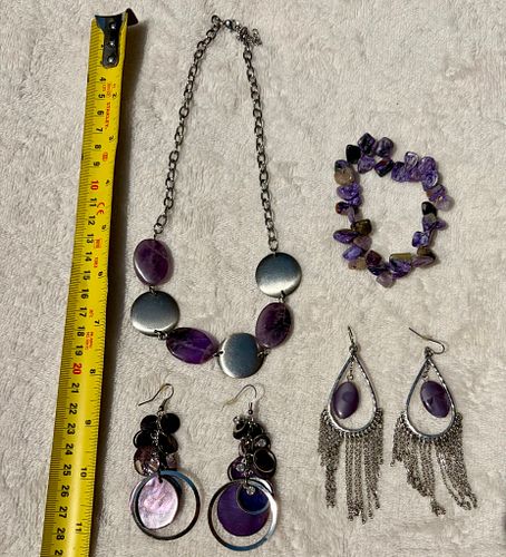 Lot #23 (1 of 8)
