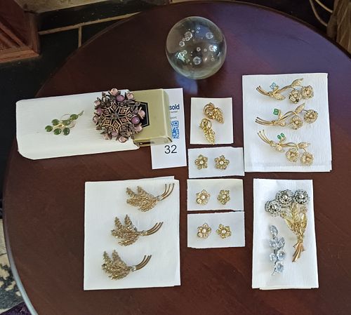 Lot #32 (1 of 10)