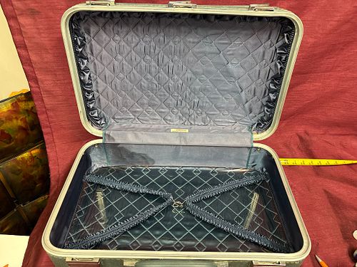 Lot #19 (1 of 3)