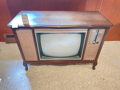 Lot #211 (1 of 18)