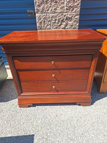 Lot #9 (1 of 4)