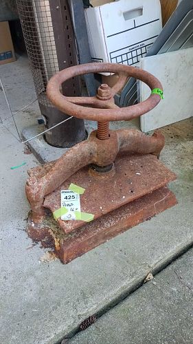 Lot #425 (1 of 5)