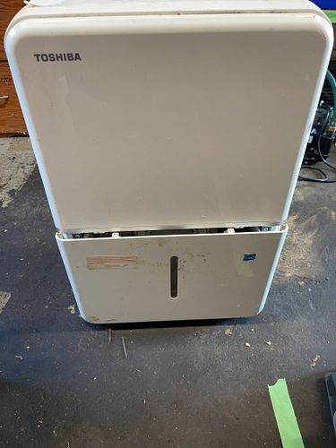 Lot #752 (1 of 12)