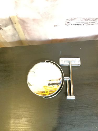 Lot #32 (1 of 4)