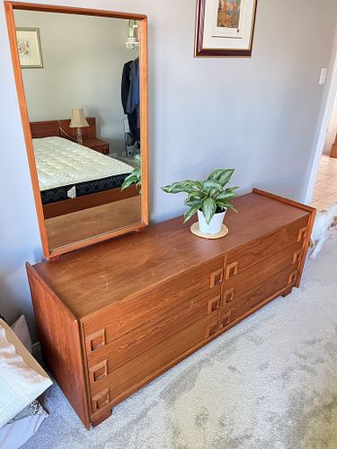 Lot #9 (1 of 7)