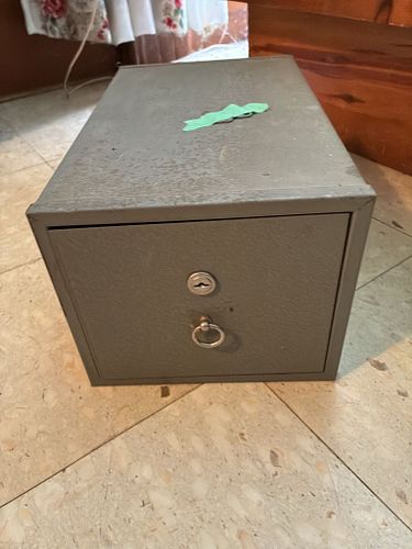 Lot #105 (1 of 6)