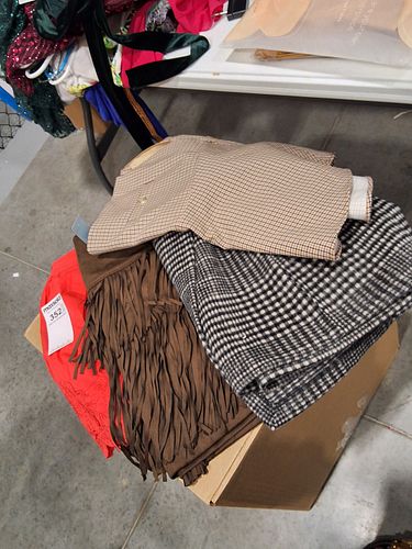 Lot #352 (1 of 4)