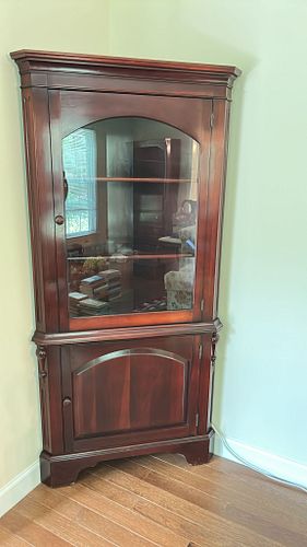 Lot #211 (1 of 9)