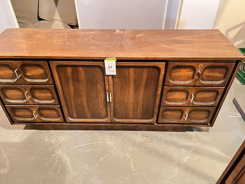 Lot #37 (1 of 7)