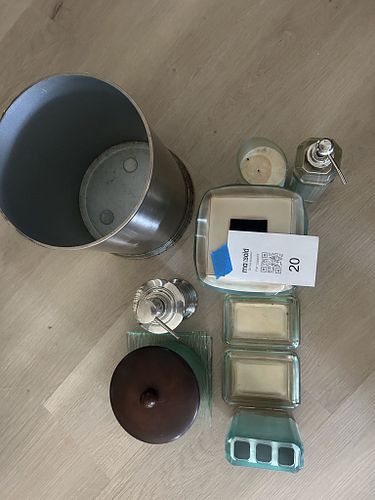 Lot #20 (1 of 18)
