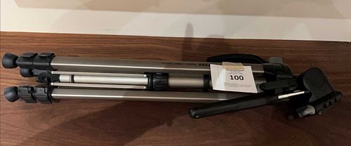 Lot #100 (1 of 4)