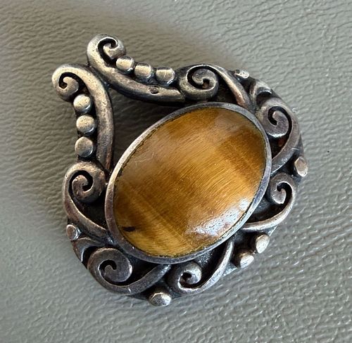 Lot #685 (1 of 4)