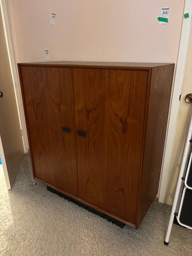 Lot #225 (1 of 12)