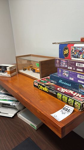 Lot #695 (1 of 8)