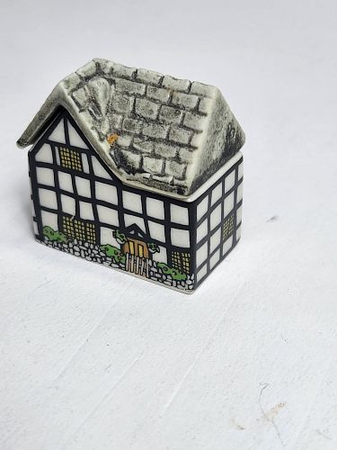 Lot #133 (1 of 4)