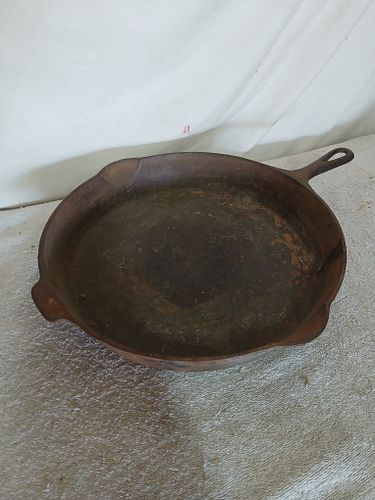 Lot #22 (1 of 8)