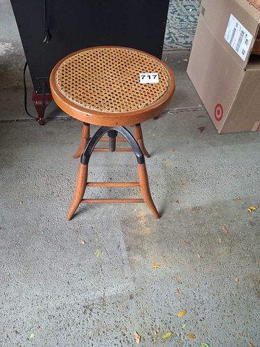 Lot #717 (1 of 6)