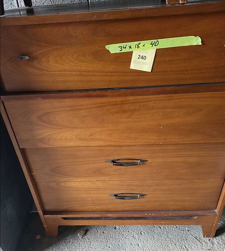 Lot #240 (1 of 7)