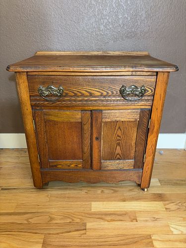 Lot #29 (1 of 8)