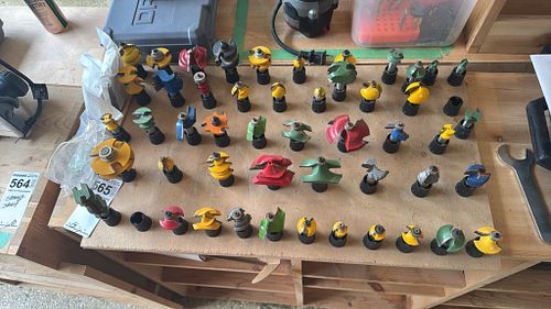 Lot #565 (1 of 8)